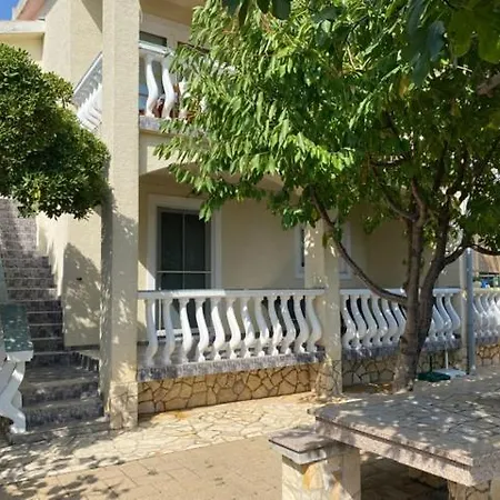 3 Bedroom Apartment Rtina Ртина