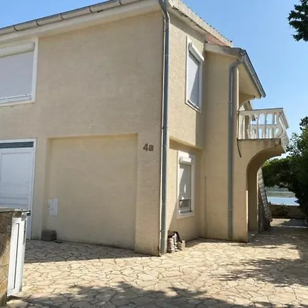 Апартаменты 3 Bedroom Apartment Rtina *