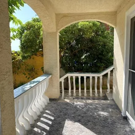 3 Bedroom Apartment Rtina *